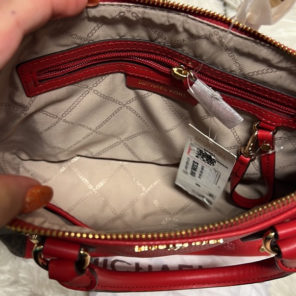 Michael Kors Signature Sienna Small Messenger - Picture 5 of 7